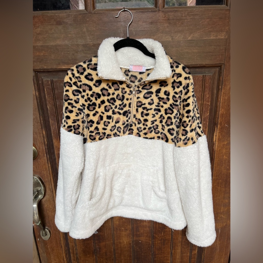 C+D+M Leopard Print Zip Sherpa Pullover, size M, EUC